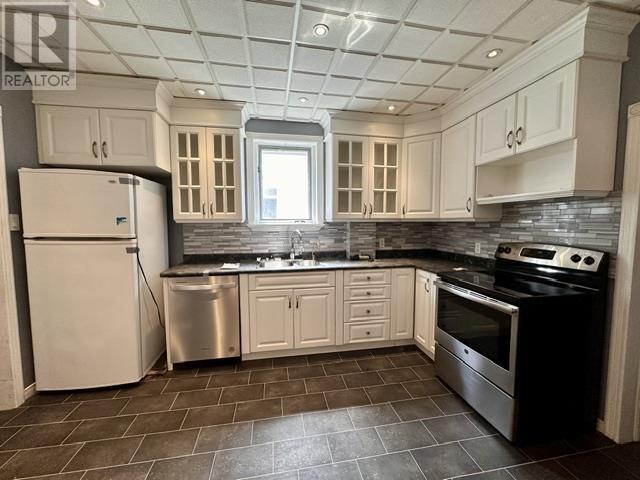 324 Harold ST N, Thunder Bay, Ontario, P7C4C6 — Photo 3