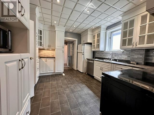 324 Harold ST N, Thunder Bay, Ontario, P7C4C6 — Photo 4