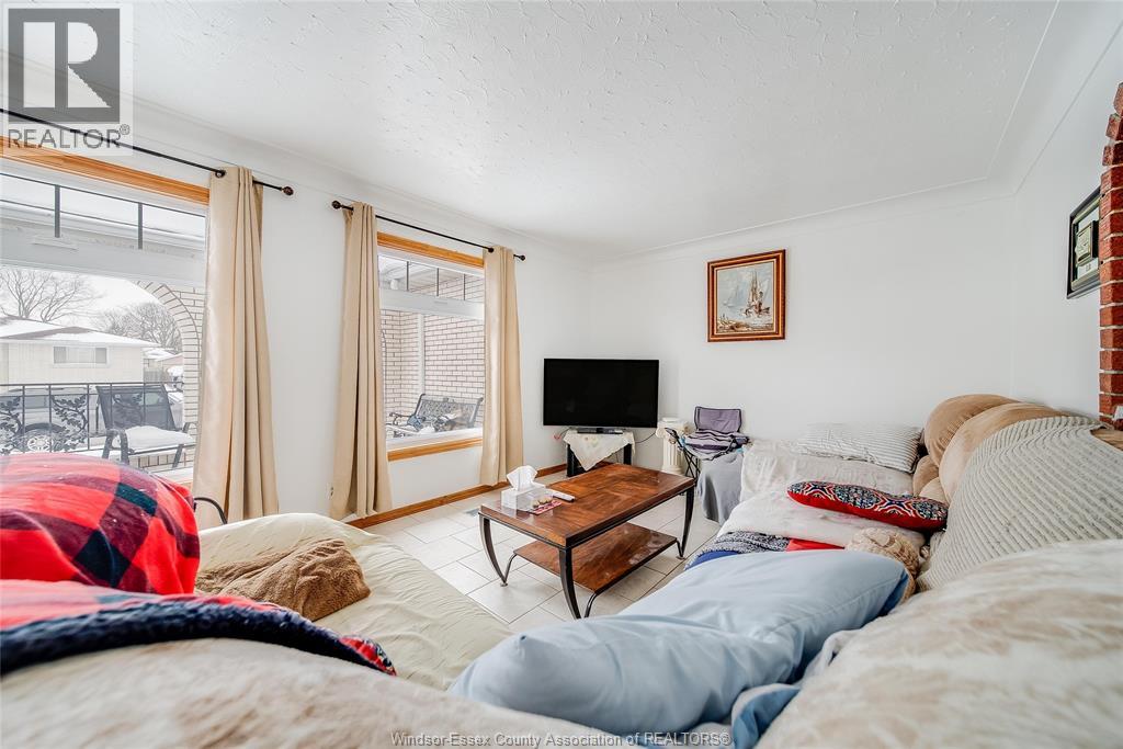 12 BENNIE AVENUE, Leamington, Ontario — Photo 16