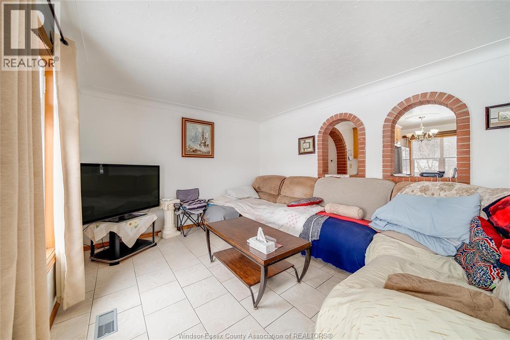 12 BENNIE AVENUE, Leamington, Ontario — Photo 17