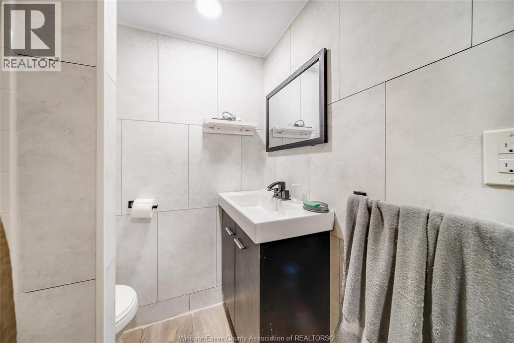 12 BENNIE AVENUE, Leamington, Ontario — Photo 21