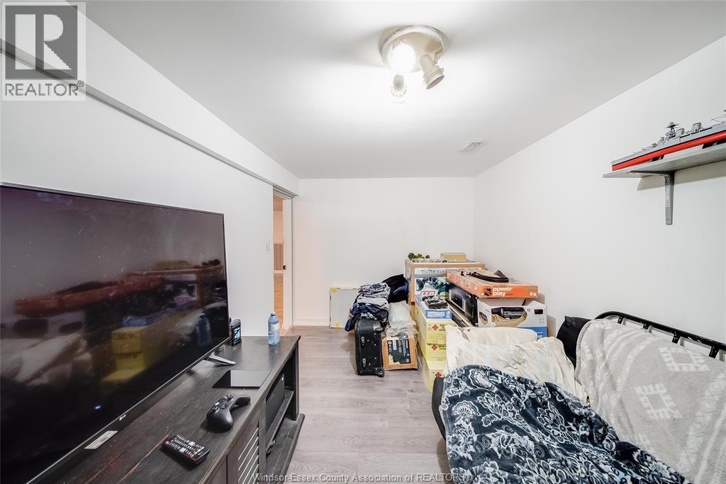 12 BENNIE AVENUE, Leamington, Ontario — Photo 23