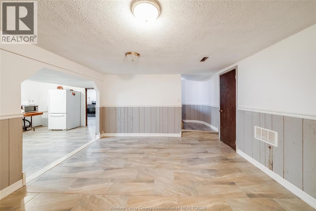 12 BENNIE AVENUE, Leamington, Ontario — Photo 24