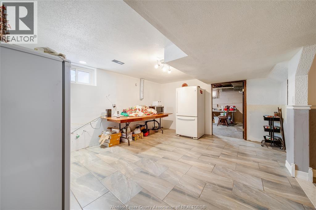 12 BENNIE AVENUE, Leamington, Ontario — Photo 28