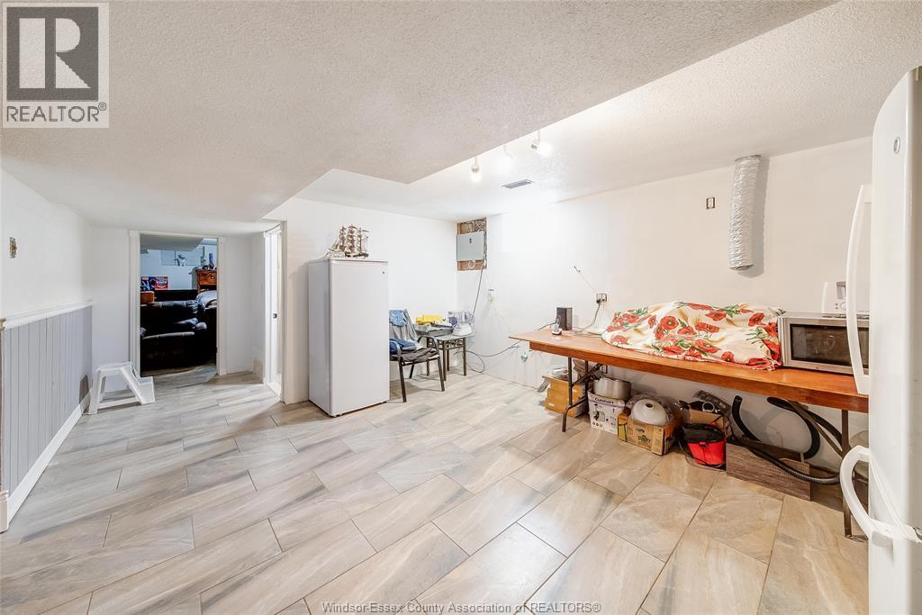 12 BENNIE AVENUE, Leamington, Ontario — Photo 30