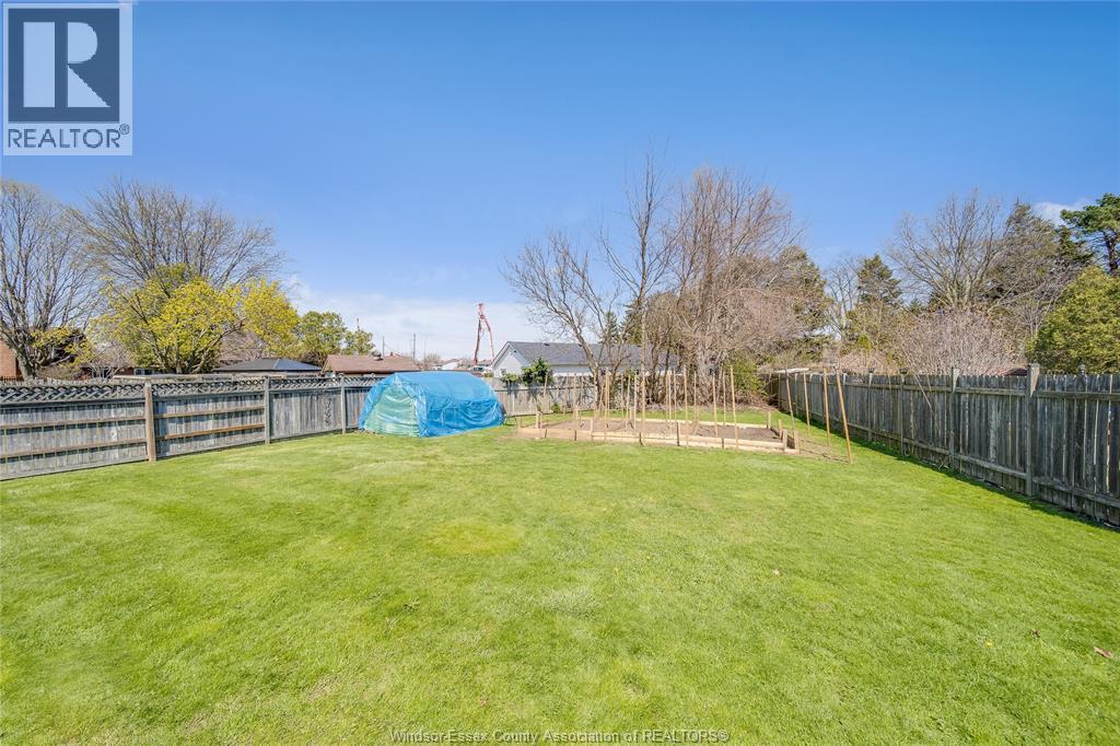 12 BENNIE AVENUE, Leamington, Ontario — Photo 43
