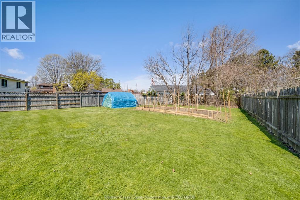 12 BENNIE AVENUE, Leamington, Ontario — Photo 44