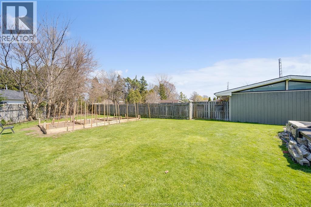 12 BENNIE AVENUE, Leamington, Ontario — Photo 45