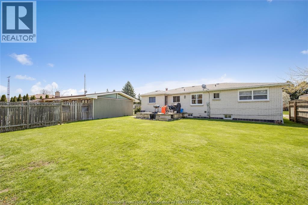 12 BENNIE AVENUE, Leamington, Ontario — Photo 46