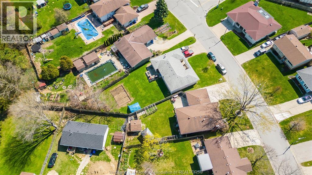 12 BENNIE AVENUE, Leamington, Ontario — Photo 48