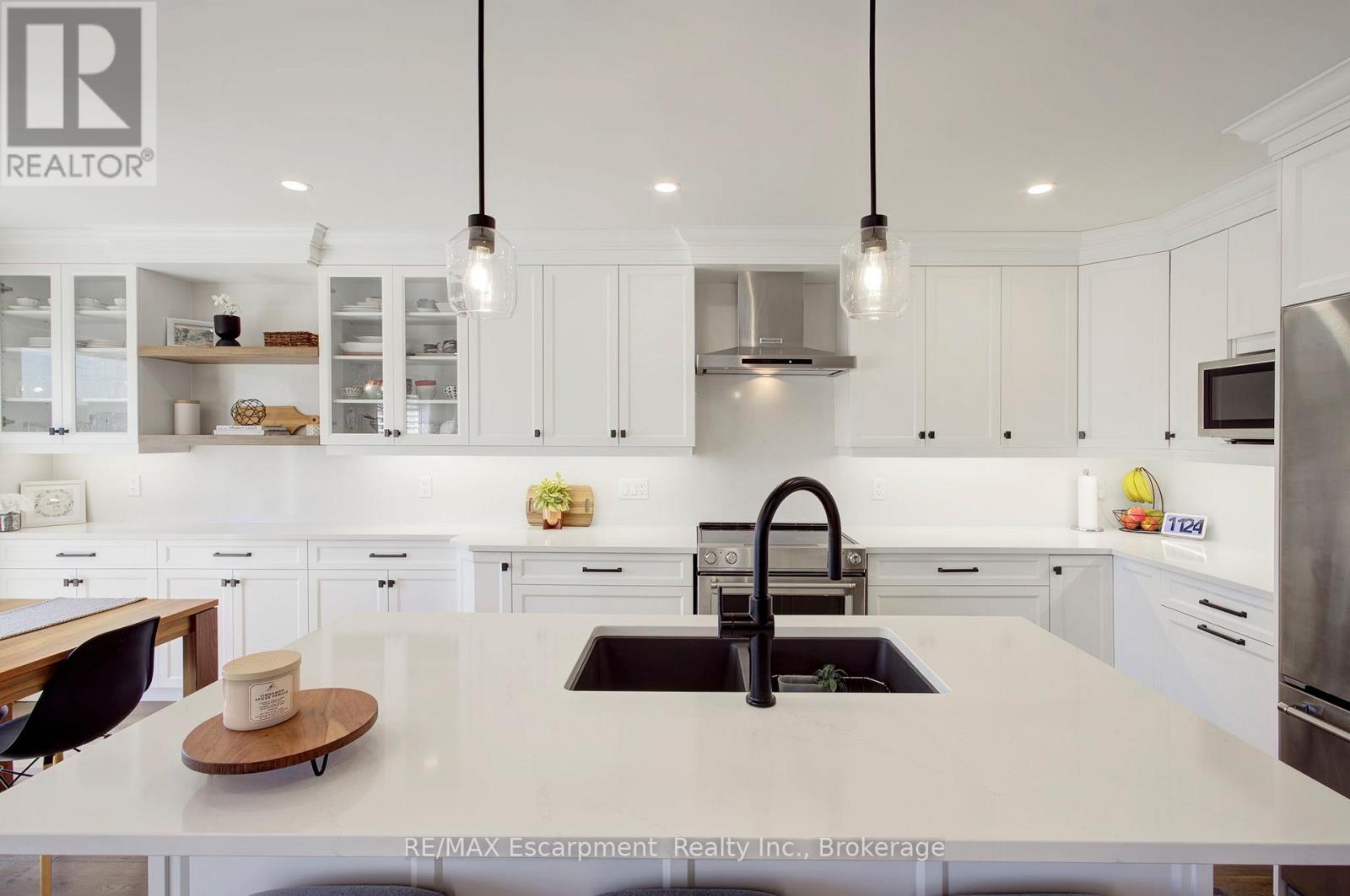 4868 CAPRI CRESCENT, Burlington (Alton), Ontario, L7M0H8 — Photo 10