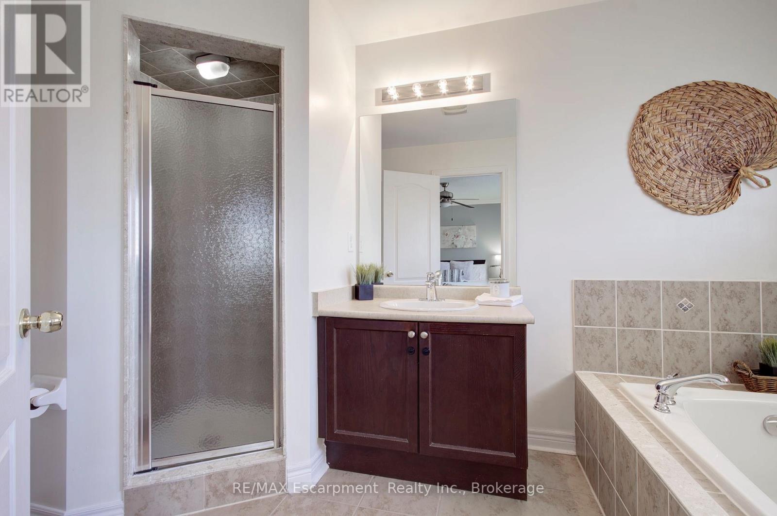 4868 CAPRI CRESCENT, Burlington (Alton), Ontario, L7M0H8 — Photo 31