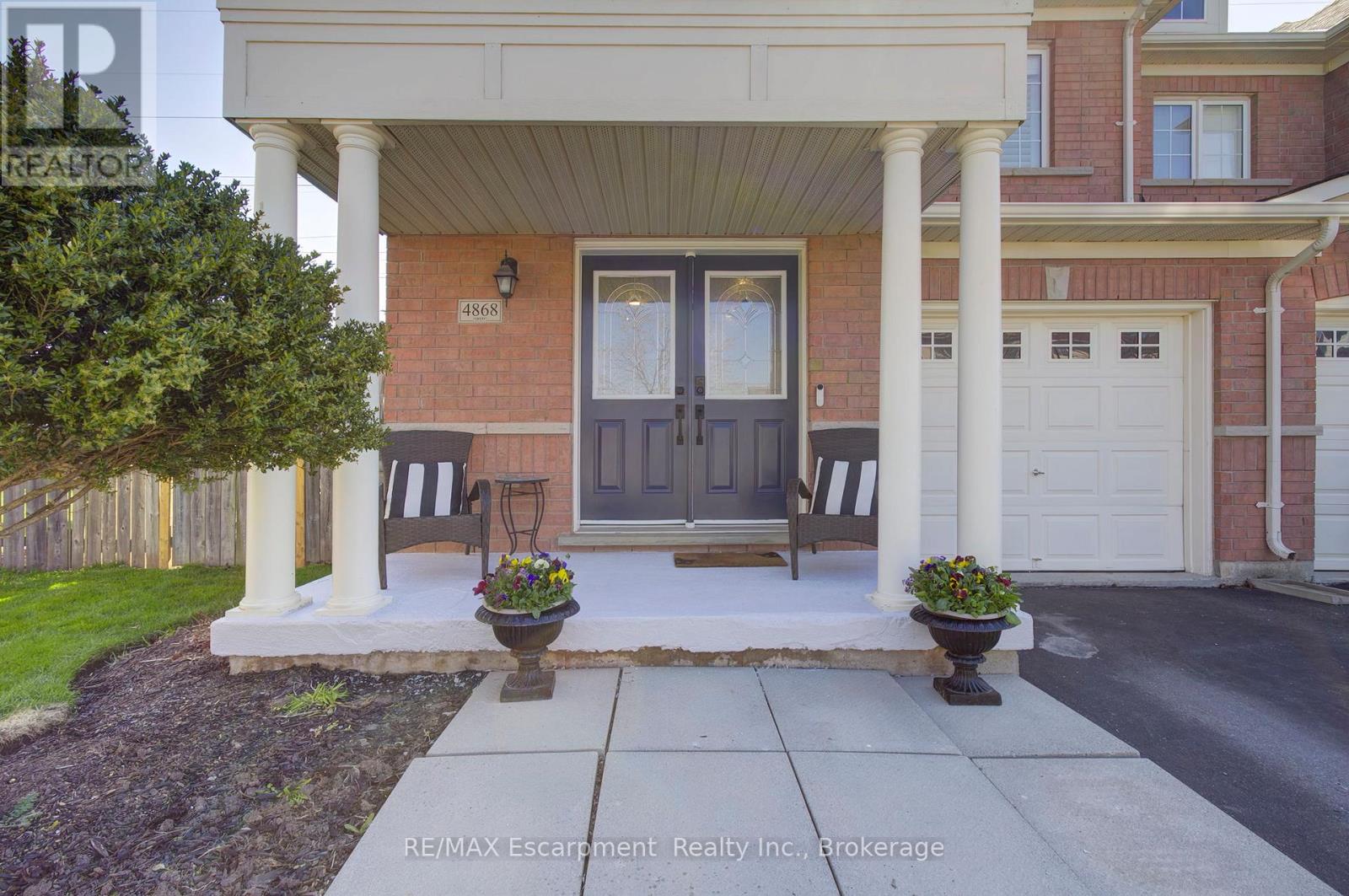 4868 CAPRI CRESCENT, Burlington (Alton), Ontario, L7M0H8 — Photo 4