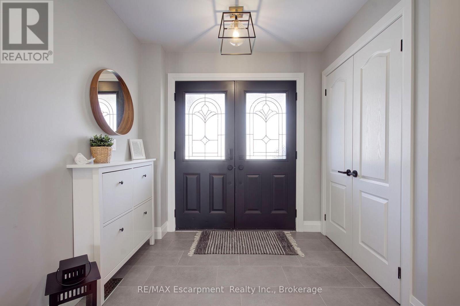 4868 CAPRI CRESCENT, Burlington (Alton), Ontario, L7M0H8 — Photo 5