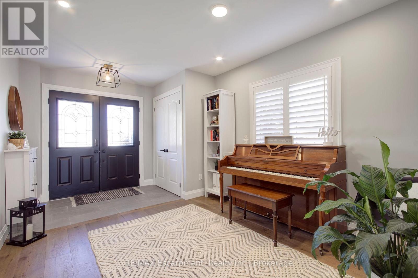 4868 CAPRI CRESCENT, Burlington (Alton), Ontario, L7M0H8 — Photo 6