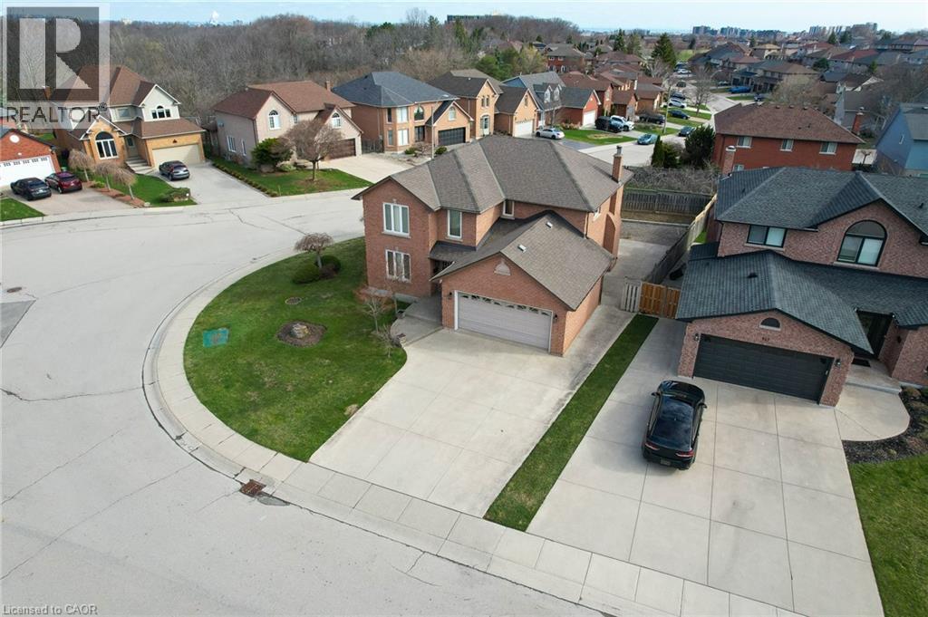 137 NATIONAL Drive, Hamilton, Ontario, L6M0H1 — Photo 8
