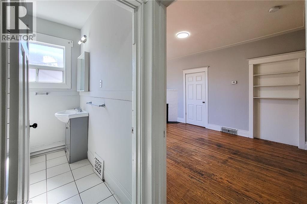 254 EMERALD Street N Unit# UPPER, Hamilton, Ontario, L8L5K8 — Photo 17