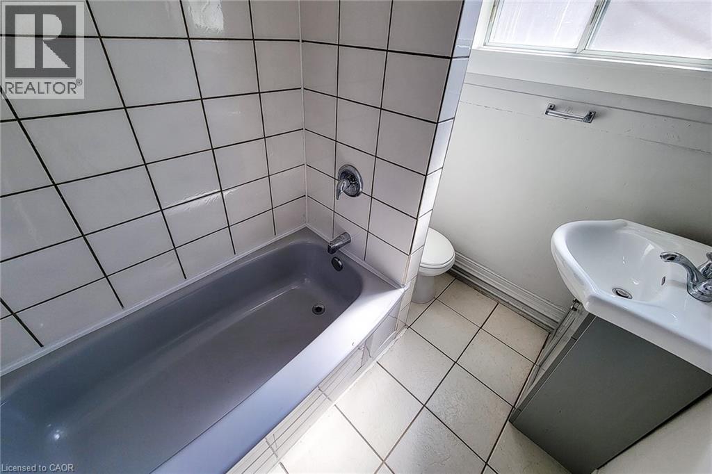 254 EMERALD Street N Unit# UPPER, Hamilton, Ontario, L8L5K8 — Photo 18