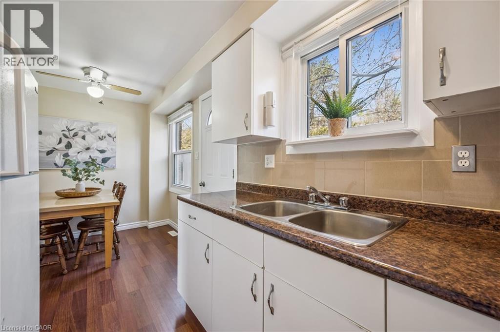 165 GREEN VALLEY Drive Unit# 14, Kitchener, Ontario, N2P1K3 — Photo 10