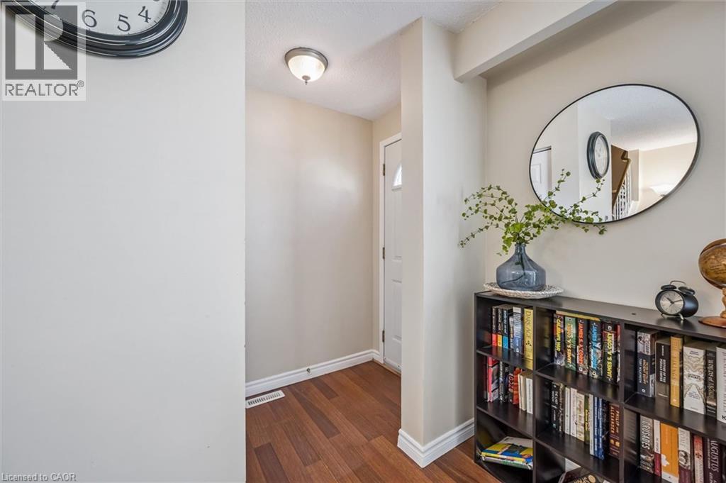 165 GREEN VALLEY Drive Unit# 14, Kitchener, Ontario, N2P1K3 — Photo 5