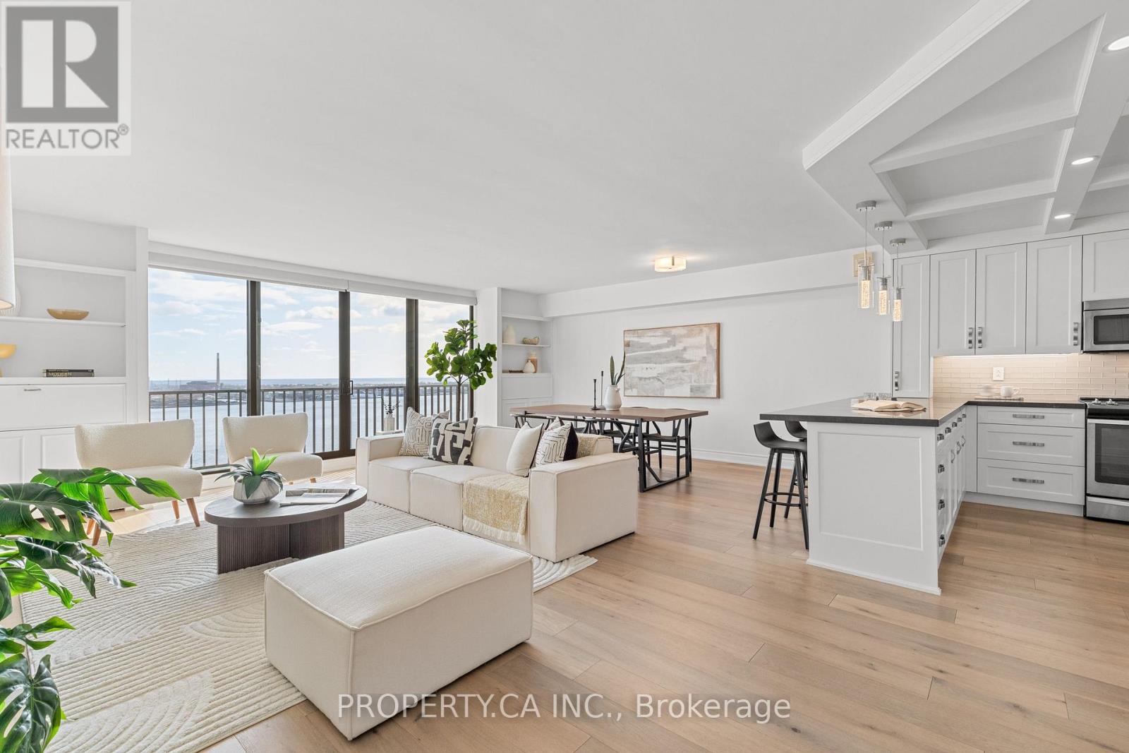 2804 - 33 HARBOUR SQUARE, Toronto (Waterfront Communities), Ontario, M5J2G2 — Photo 2