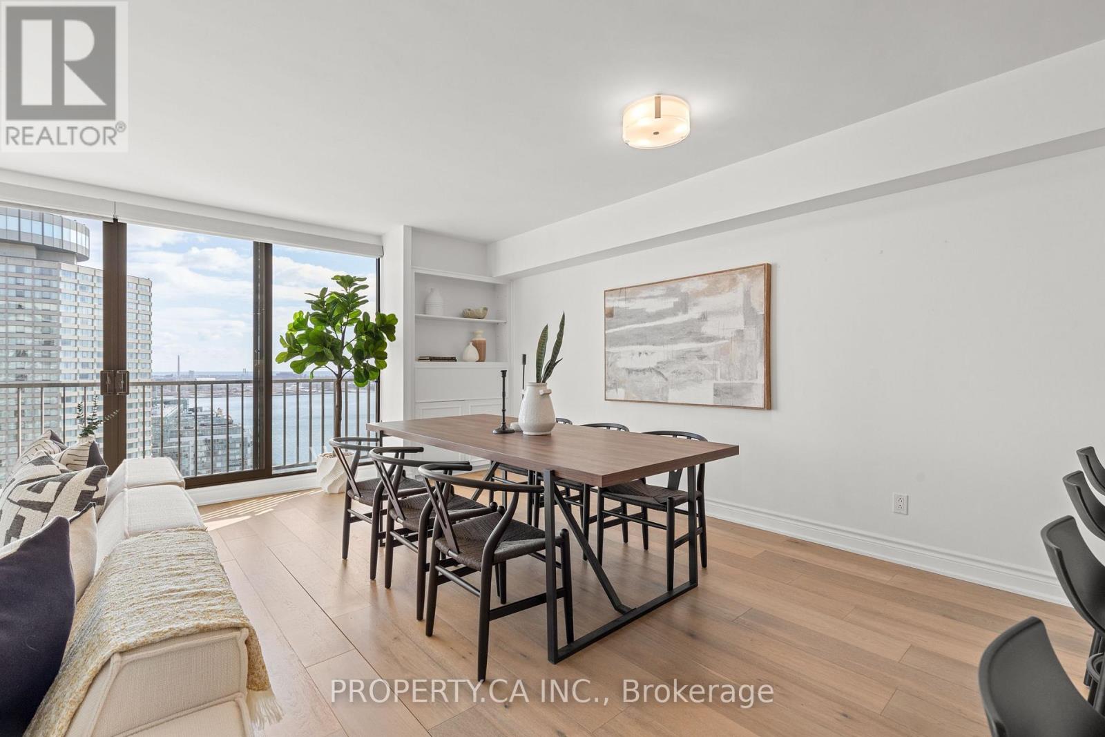 2804 - 33 HARBOUR SQUARE, Toronto (Waterfront Communities), Ontario, M5J2G2 — Photo 4