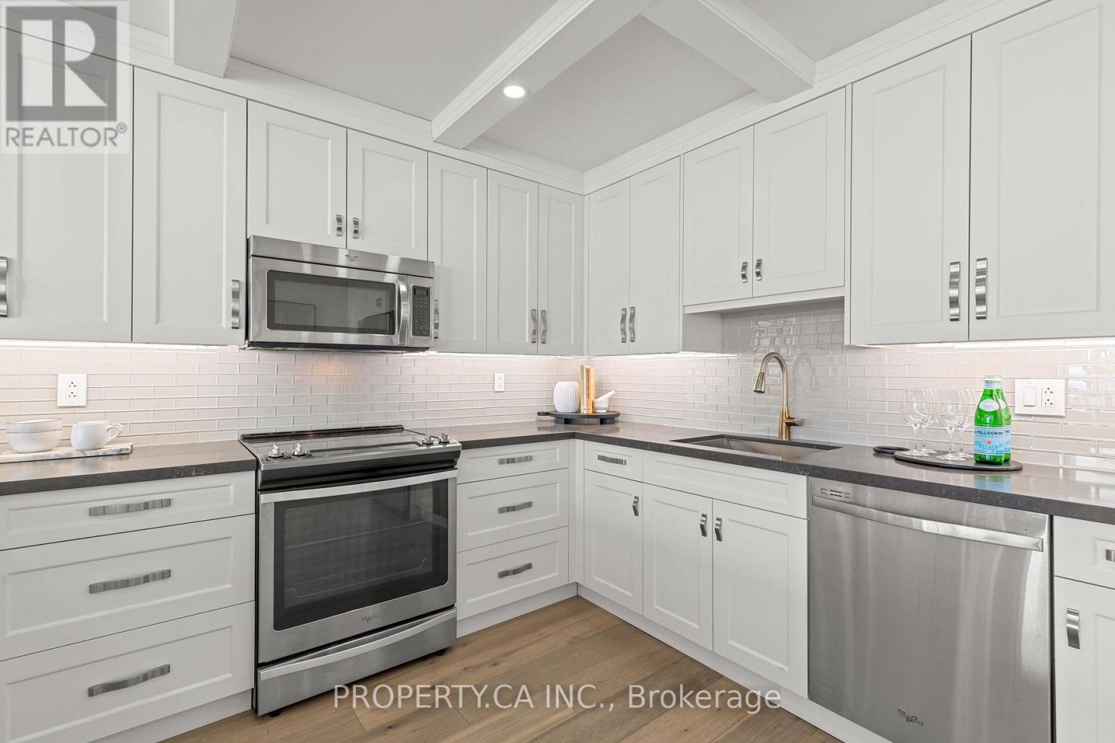 2804 - 33 HARBOUR SQUARE, Toronto (Waterfront Communities), Ontario, M5J2G2 — Photo 8