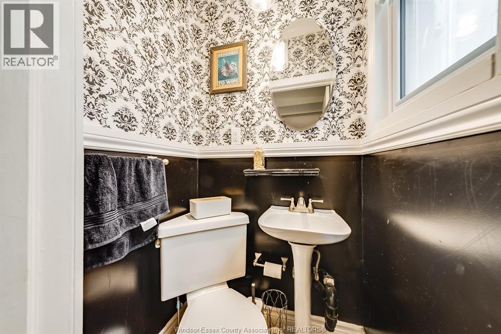 952 VICTORIA AVENUE, Windsor, Ontario, N9A4N4 — Photo 24