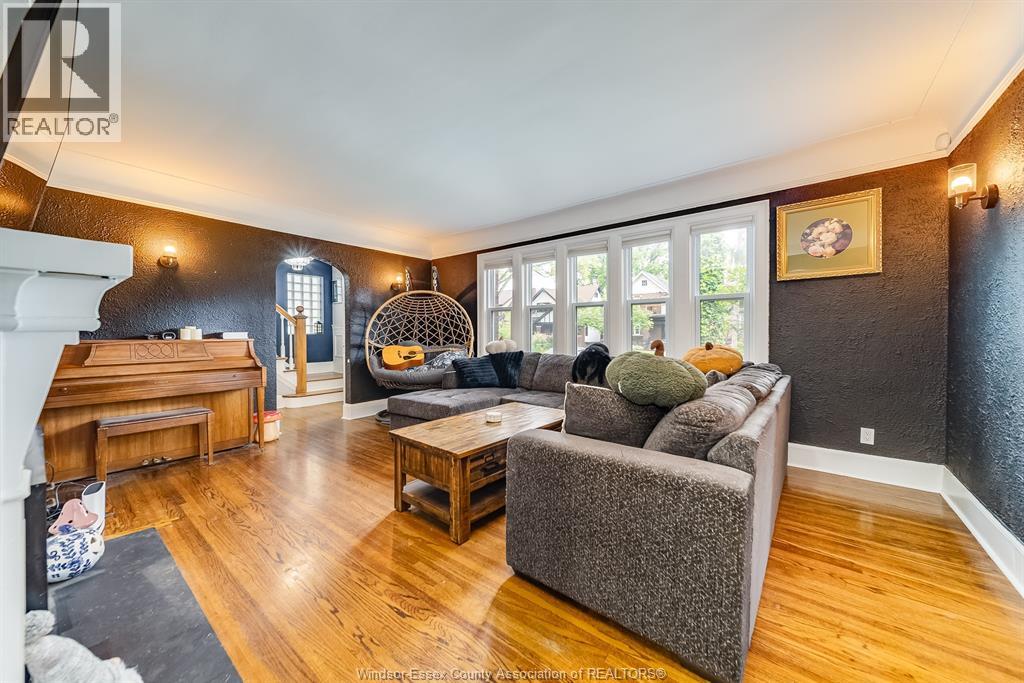 952 VICTORIA AVENUE, Windsor, Ontario, N9A4N4 — Photo 8