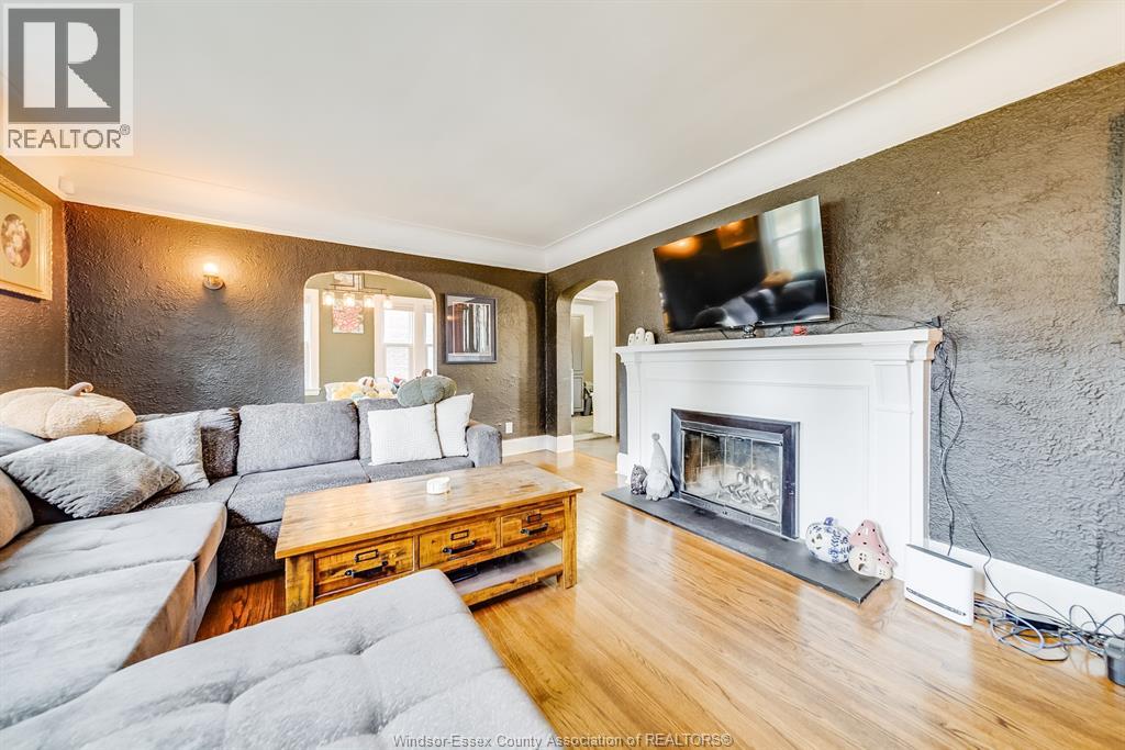952 VICTORIA AVENUE, Windsor, Ontario, N9A4N4 — Photo 9