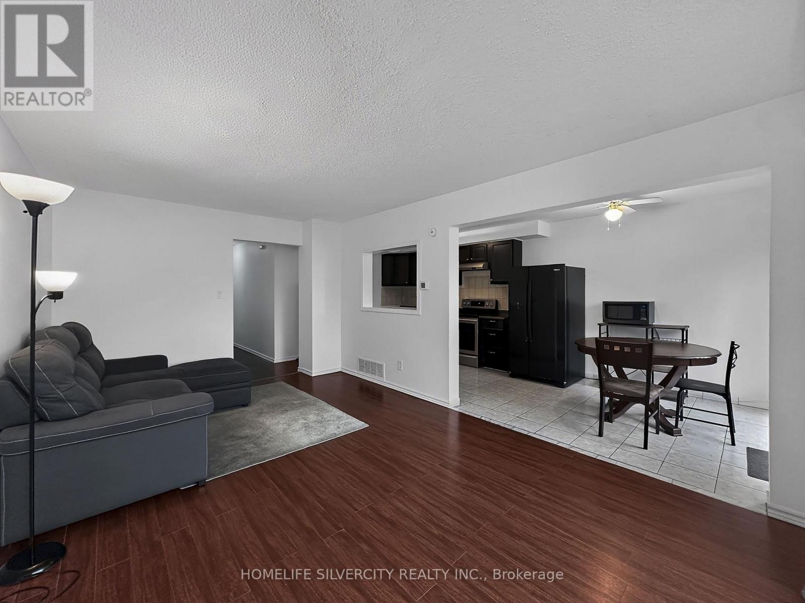 46 VODDEN COURT, Brampton (Brampton North), Ontario, L6V2V7 — Photo 4