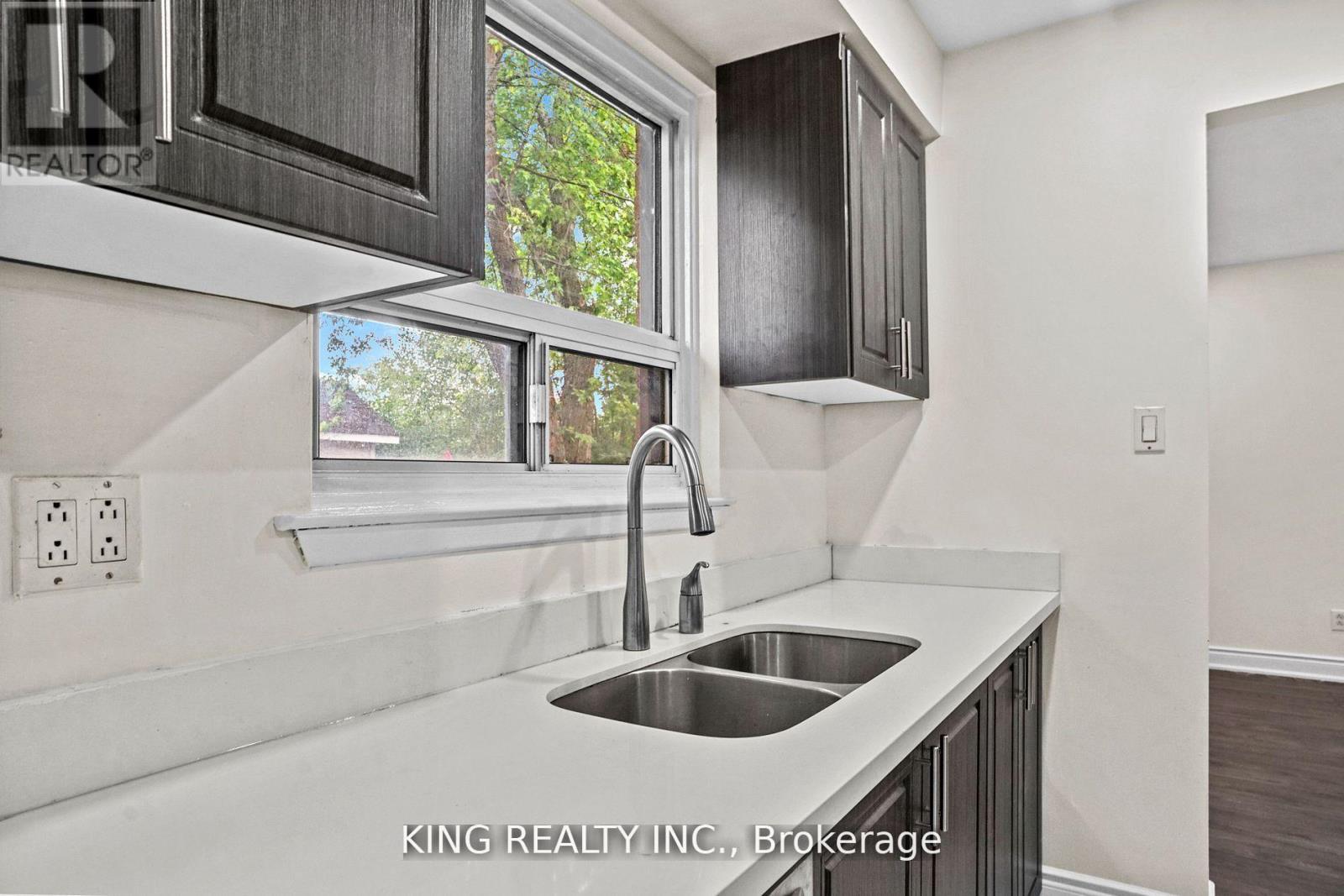 16 WIMBLEDON COURT, Brampton (Brampton North), Ontario, L6V2S4 — Photo 16