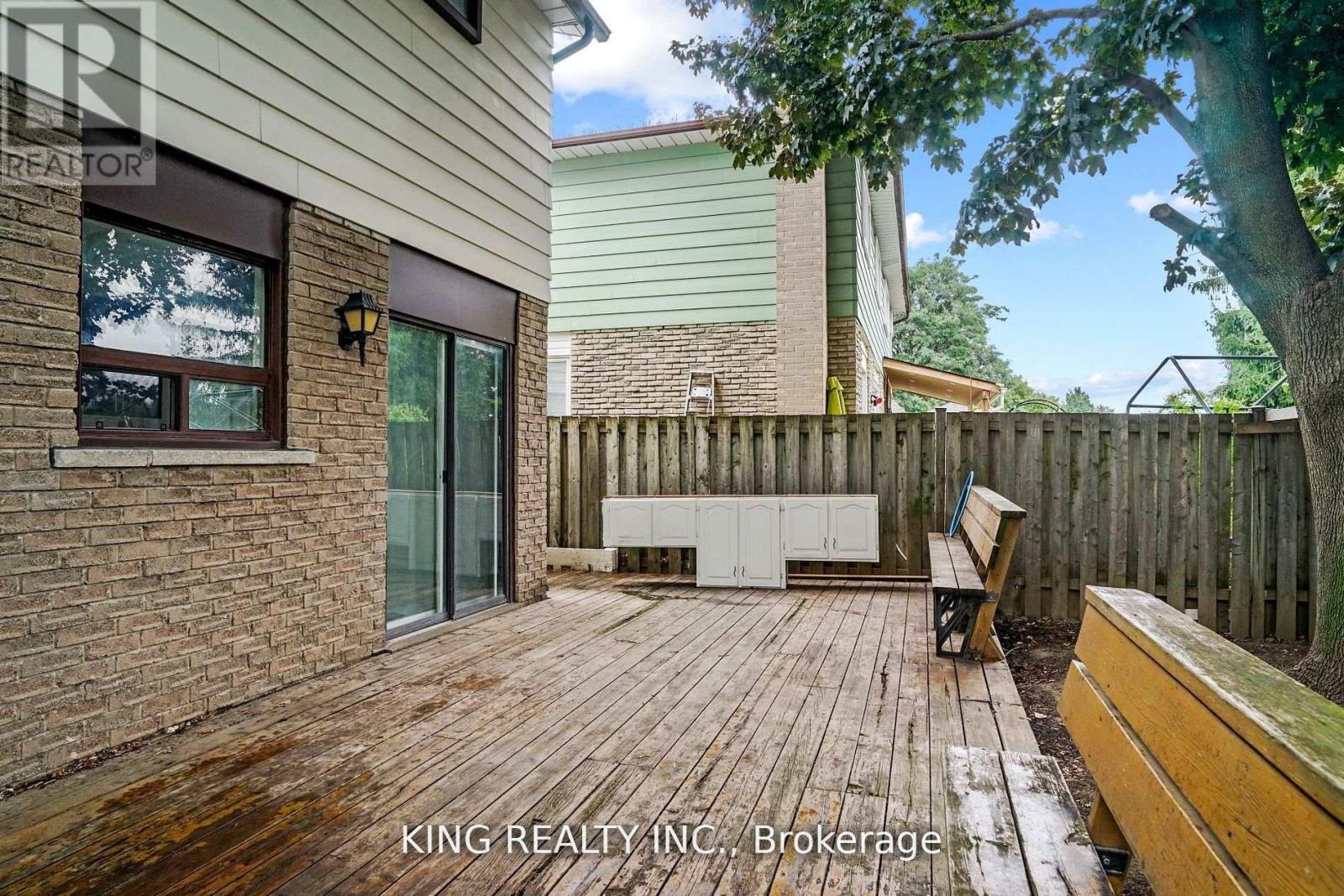 16 WIMBLEDON COURT, Brampton (Brampton North), Ontario, L6V2S4 — Photo 32