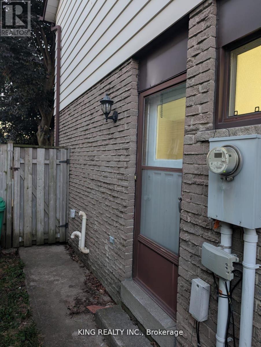 16 WIMBLEDON COURT, Brampton (Brampton North), Ontario, L6V2S4 — Photo 37