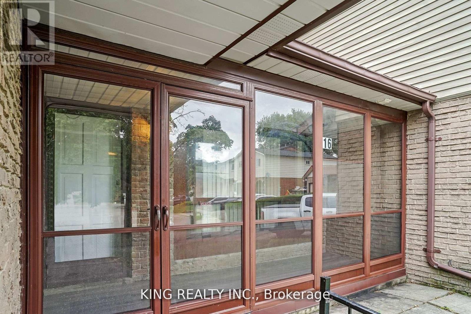 16 WIMBLEDON COURT, Brampton (Brampton North), Ontario, L6V2S4 — Photo 7