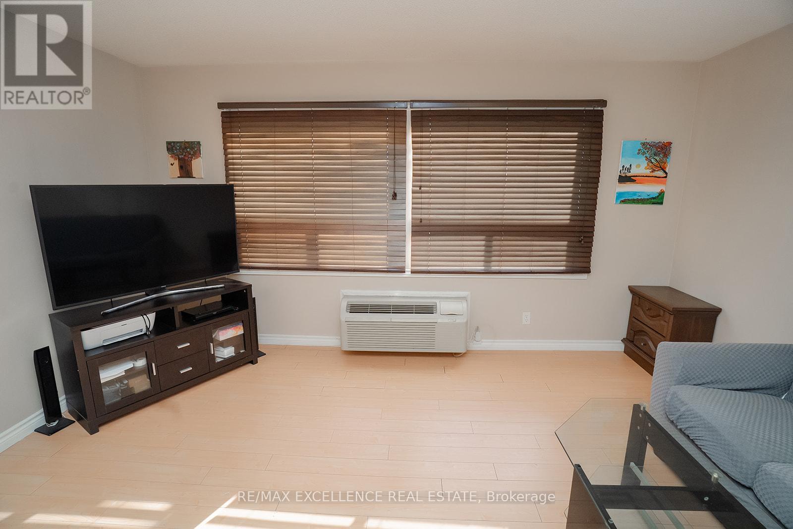 307 - 30 HUGO CRESCENT, Kitchener, Ontario, N2M3Z2 — Photo 5