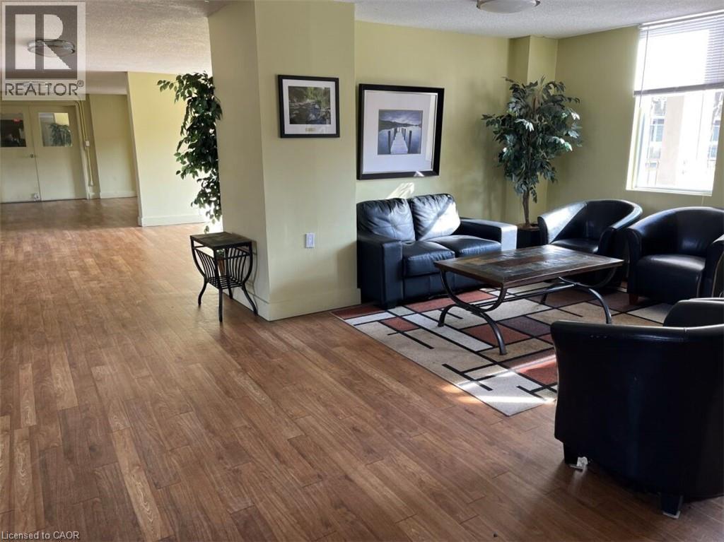 350 QUIGLEY Road Unit# 147, Hamilton, Ontario, L8K5N2 — Photo 4