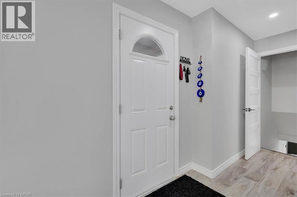 168 SILVER ASPEN Crescent, Kitchener, Ontario, N2N1J1 — Photo 3