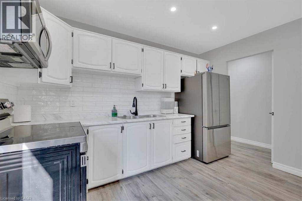 168 SILVER ASPEN Crescent, Kitchener, Ontario, N2N1J1 — Photo 5