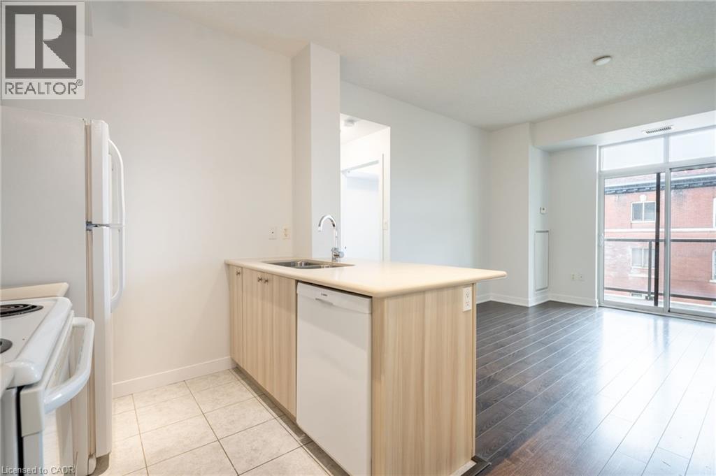 90 CHARLTON Avenue W Unit# 308, Hamilton, Ontario, L8P0B4 — Photo 3