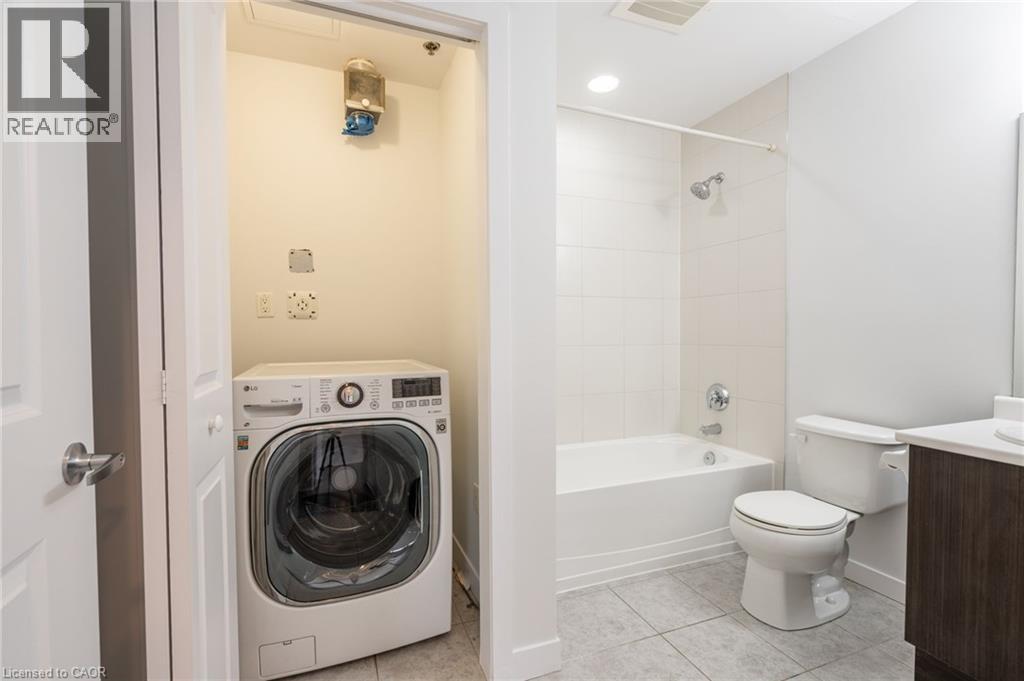 90 CHARLTON Avenue W Unit# 308, Hamilton, Ontario, L8P0B4 — Photo 8