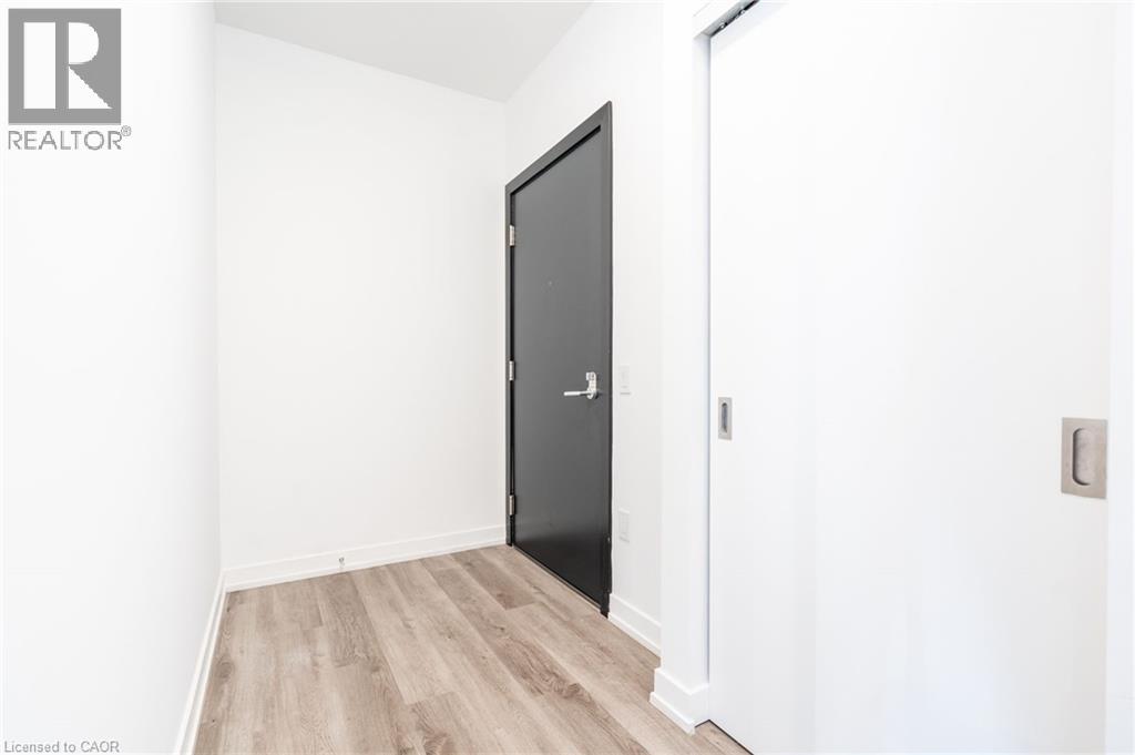 15 WELLINGTON Street S Unit# 1102, Kitchener, Ontario, N2G0E4 — Photo 4