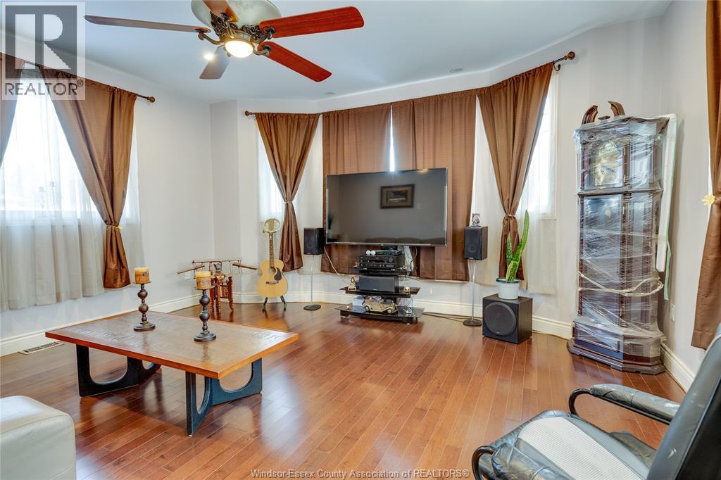 365 NEAL BOULEVARD, Windsor, Ontario, N9G1T5 — Photo 5