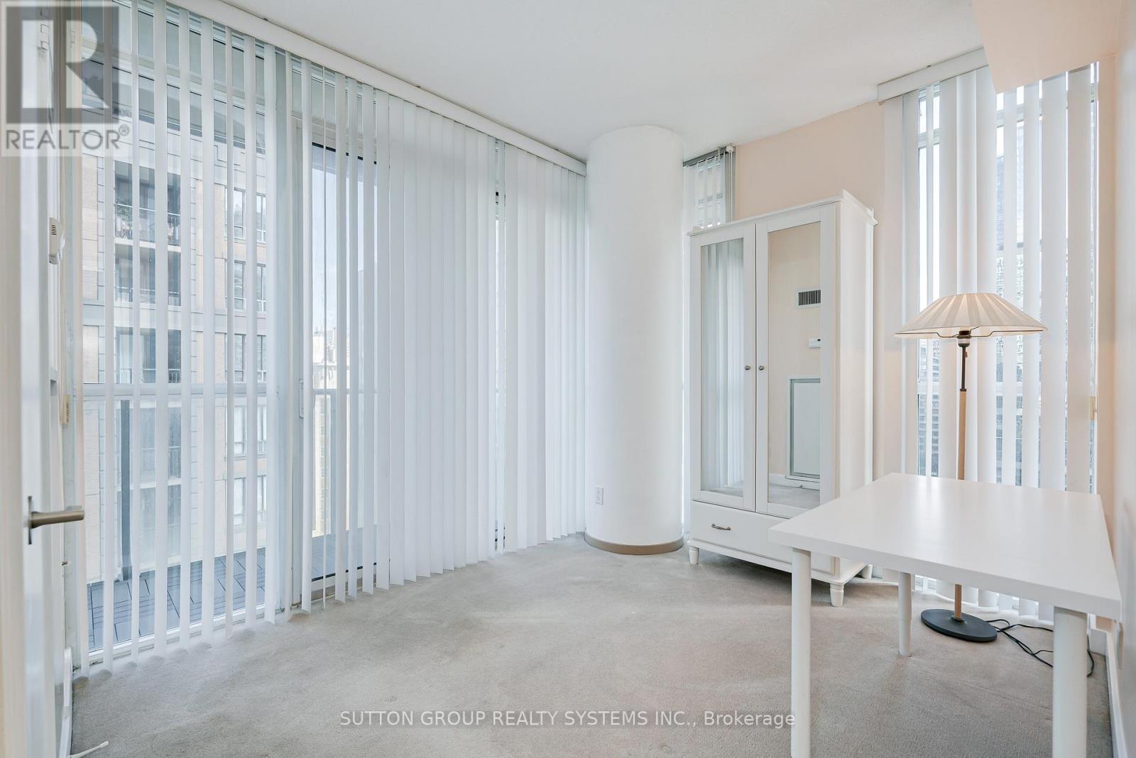 1307 - 126 SIMCOE STREET, Toronto (Waterfront Communities), Ontario, M5H4E6 — Photo 13