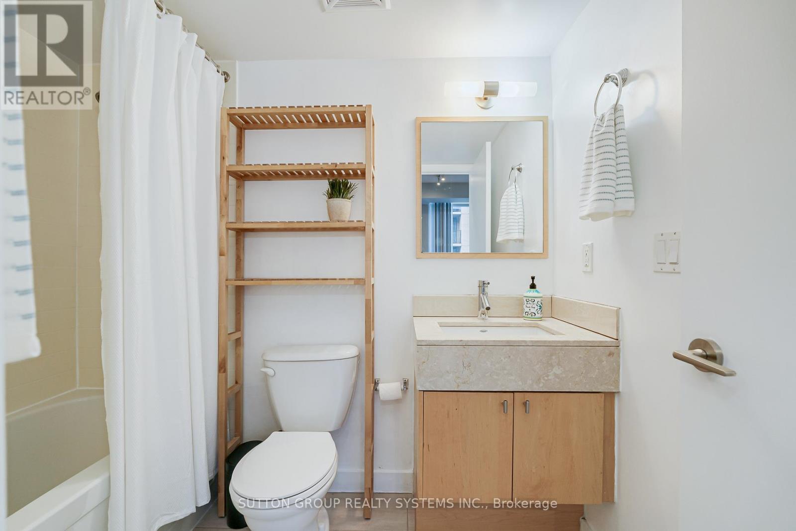 1307 - 126 SIMCOE STREET, Toronto (Waterfront Communities), Ontario, M5H4E6 — Photo 19