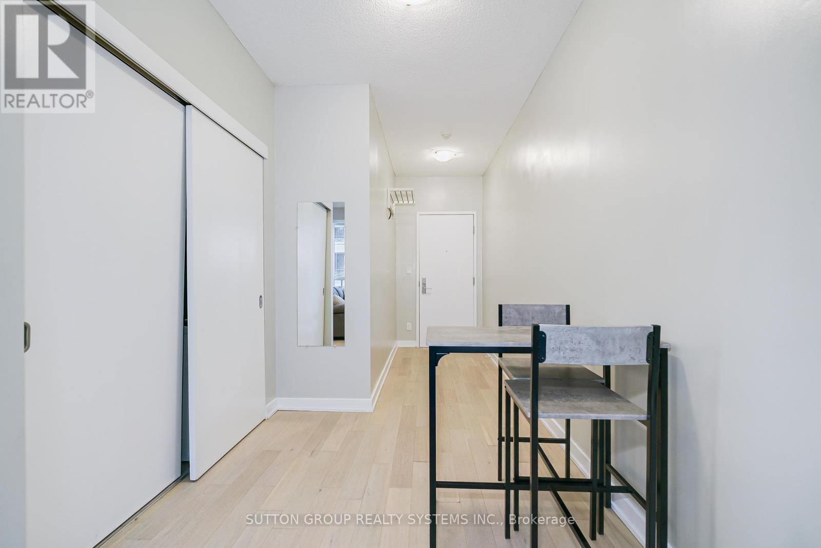1307 - 126 SIMCOE STREET, Toronto (Waterfront Communities), Ontario, M5H4E6 — Photo 4
