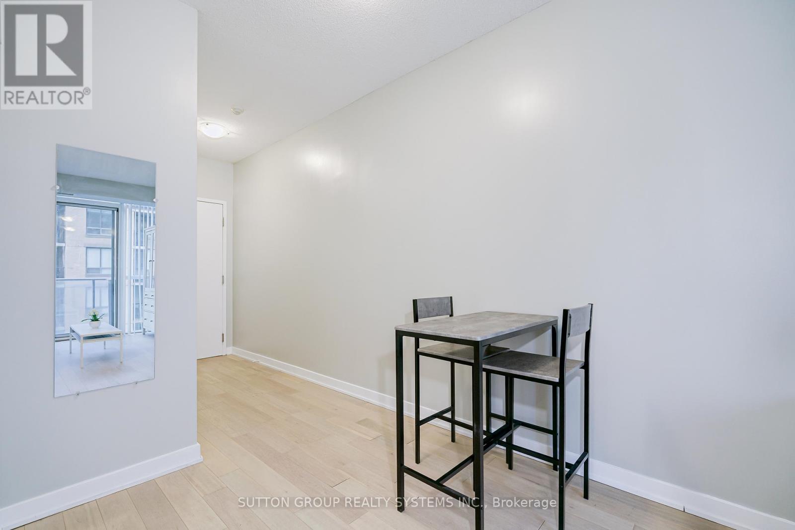 1307 - 126 SIMCOE STREET, Toronto (Waterfront Communities), Ontario, M5H4E6 — Photo 6