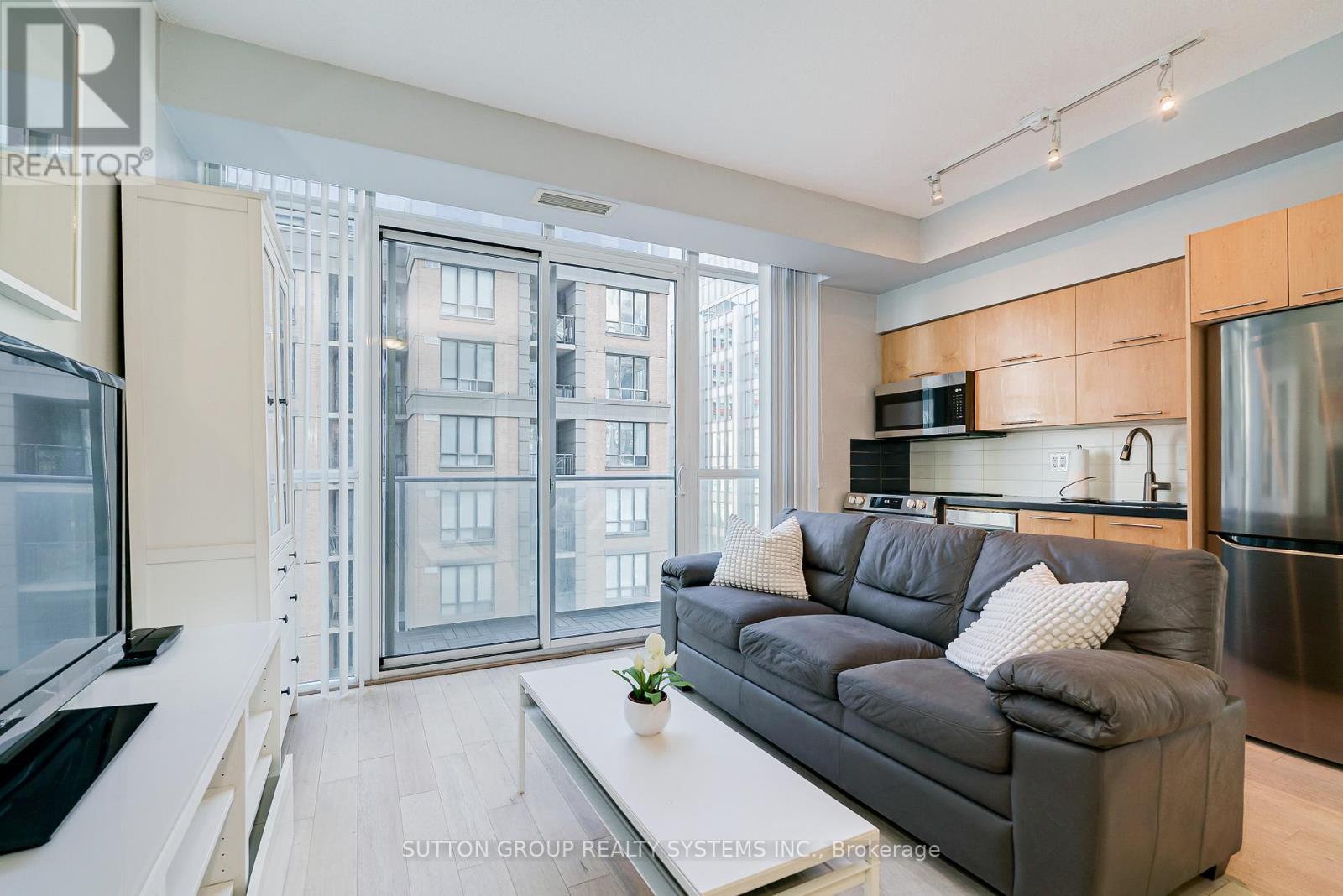 1307 - 126 SIMCOE STREET, Toronto (Waterfront Communities), Ontario, M5H4E6 — Photo 8