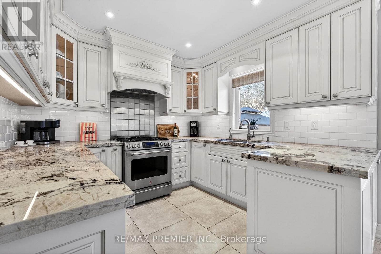 38 HELMSDALE AVENUE, Vaughan (Maple), Ontario, L6A2G5 — Photo 18