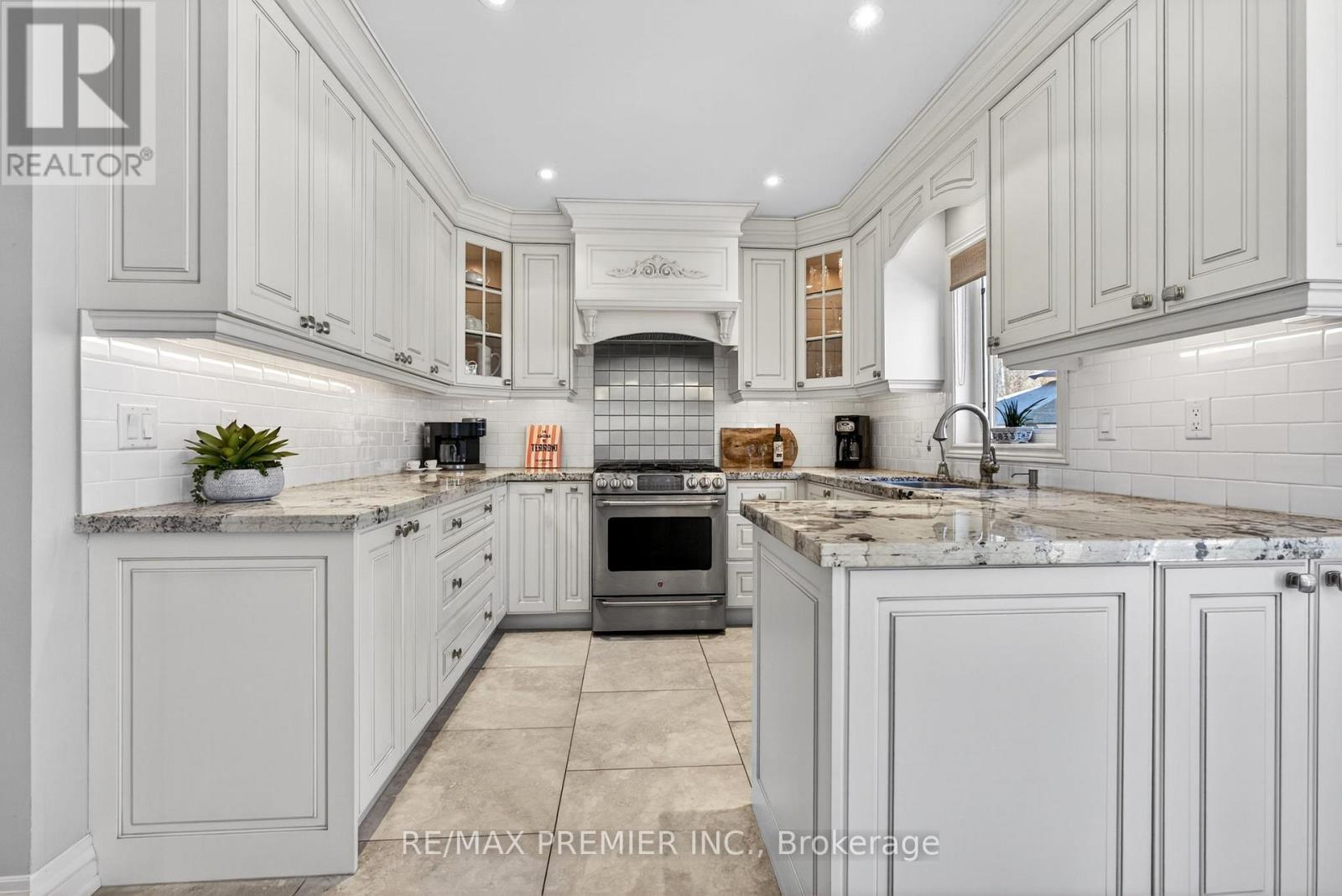 38 HELMSDALE AVENUE, Vaughan (Maple), Ontario, L6A2G5 — Photo 19